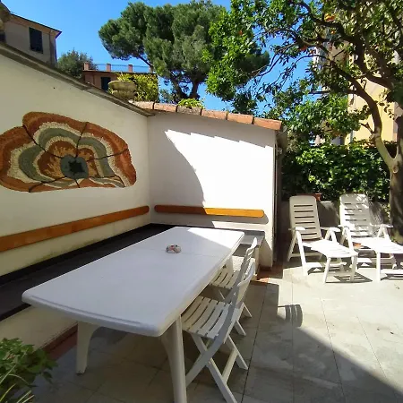 아파트 Corsini House 레반토